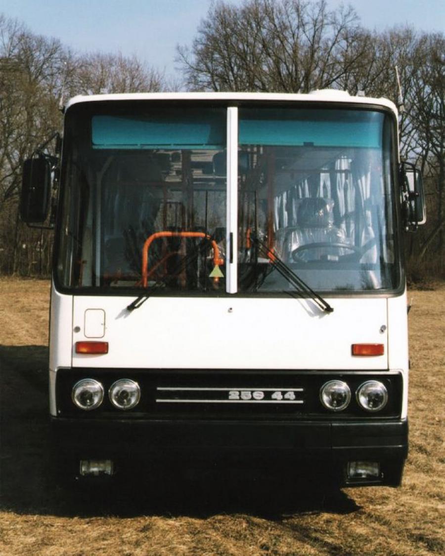  Ikarus 256.44 1993 года  (фото 3 из 5)